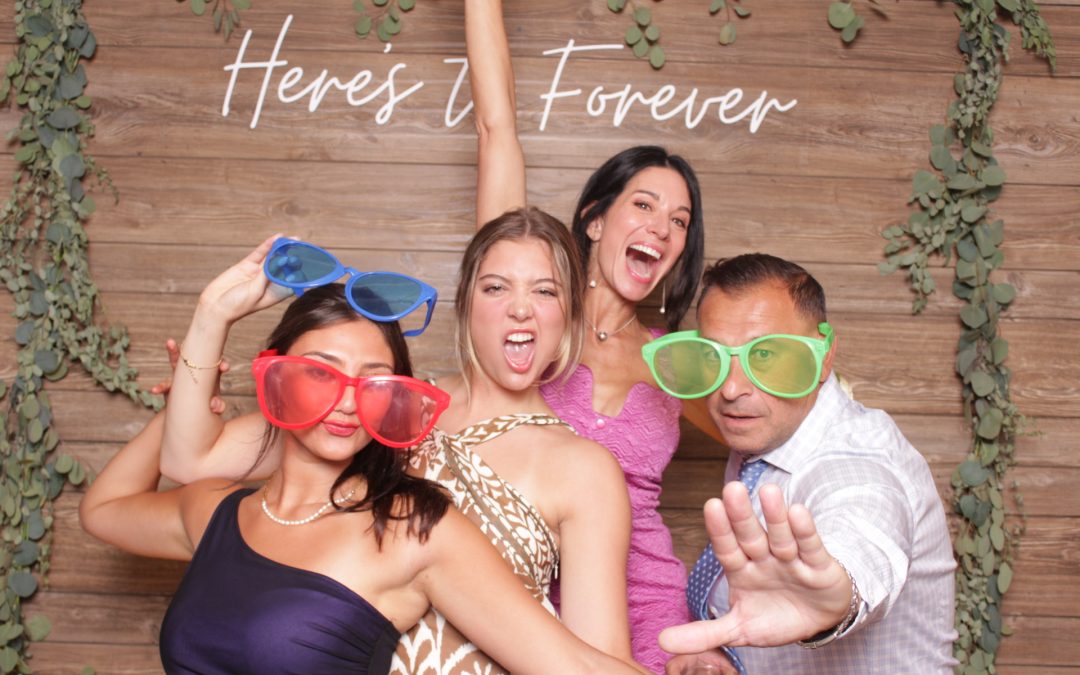 Top 5 Reasons to Rent a Photo Booth